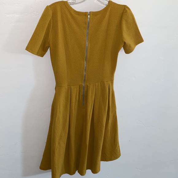 LuLaRoe Chevron Texture Dress - Mustard Yellow - XS - Picture 4 of 4